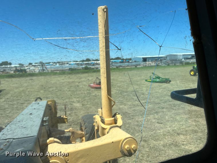 image for item DJ7697 2002 Volvo G720VHP  motor grader