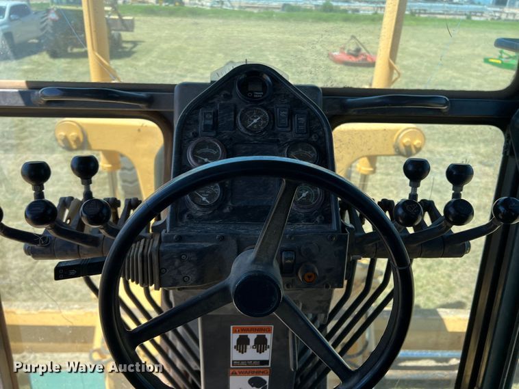 image for item DJ7697 2002 Volvo G720VHP  motor grader