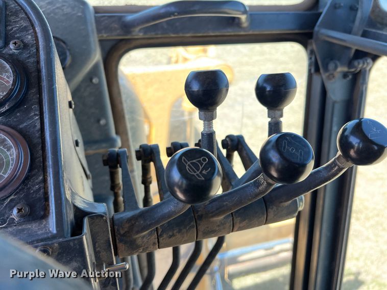 image for item DJ7697 2002 Volvo G720VHP  motor grader