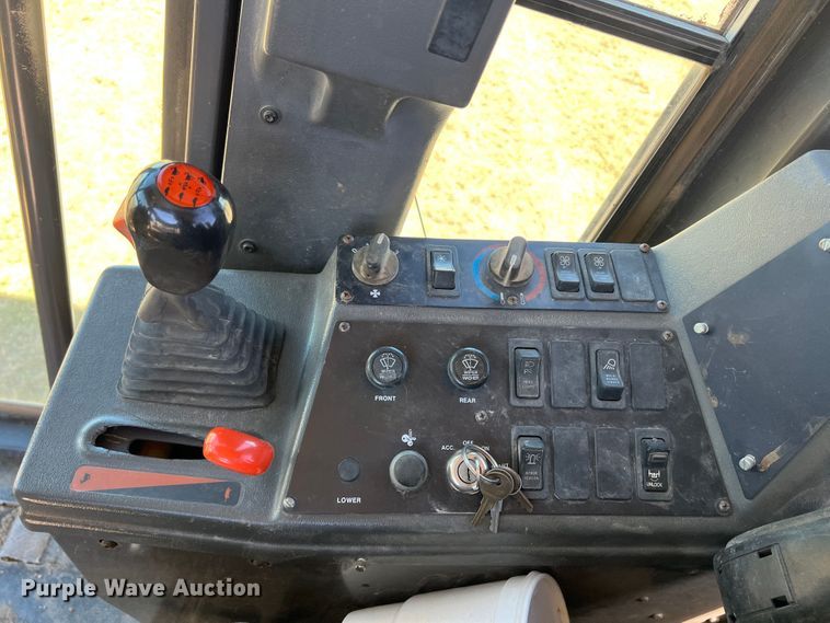 image for item DJ7697 2002 Volvo G720VHP  motor grader