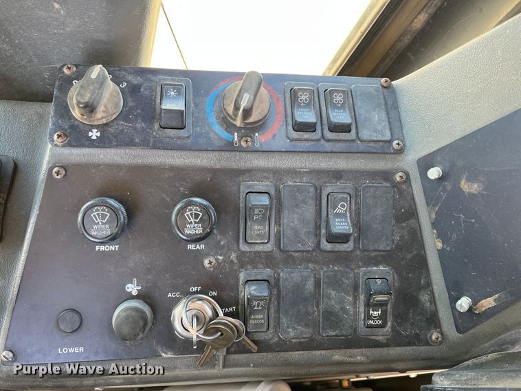 image for item DJ7697 2002 Volvo G720VHP  motor grader