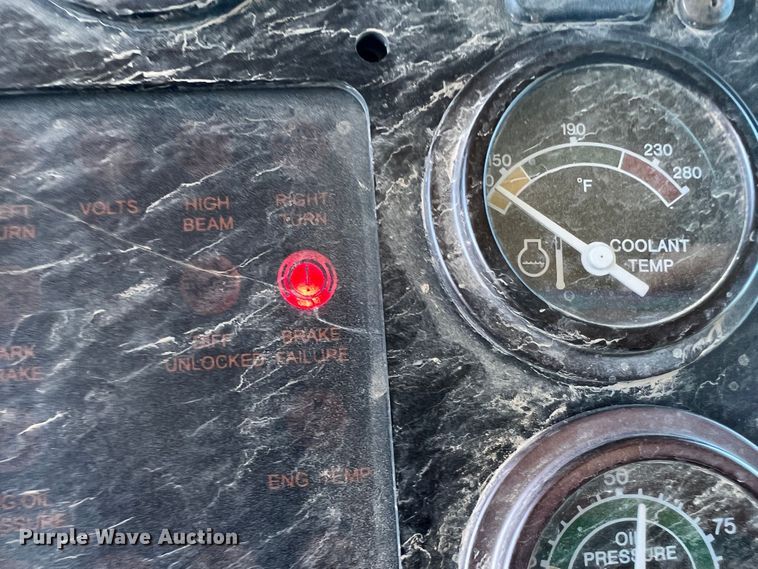 image for item DJ7697 2002 Volvo G720VHP  motor grader