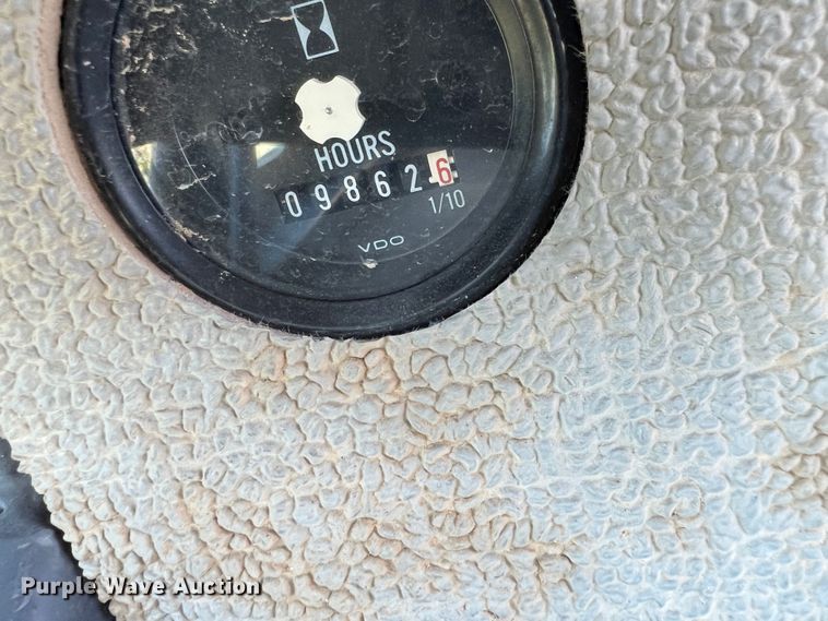 image for item DJ7697 2002 Volvo G720VHP  motor grader