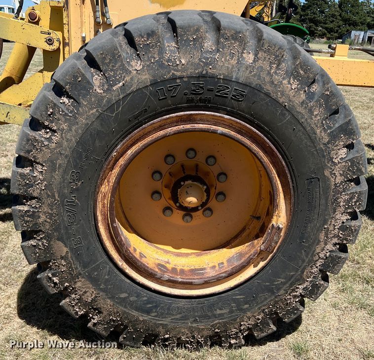 image for item DJ7697 2002 Volvo G720VHP  motor grader