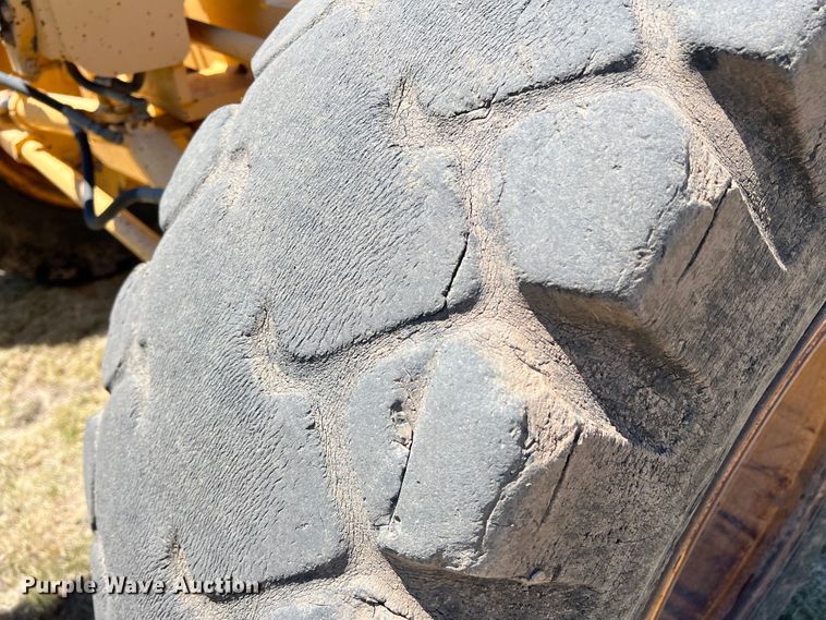 image for item DJ7697 2002 Volvo G720VHP  motor grader