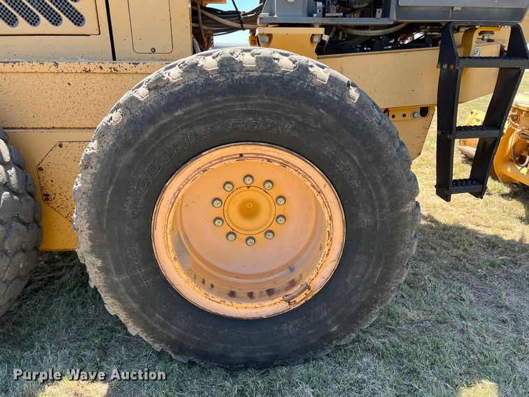 image for item DJ7697 2002 Volvo G720VHP  motor grader