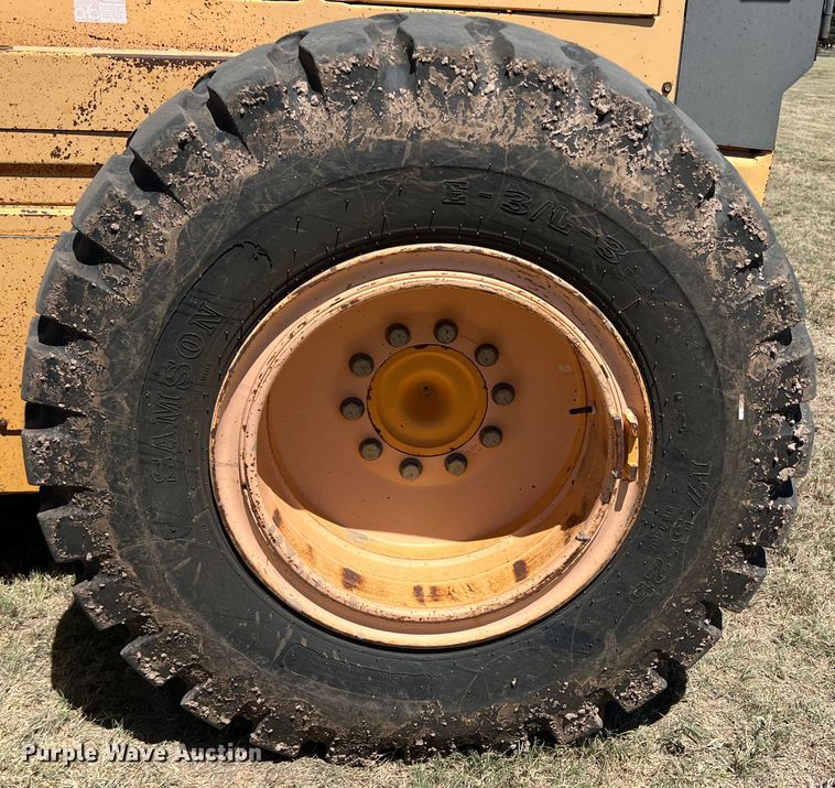 image for item DJ7697 2002 Volvo G720VHP  motor grader