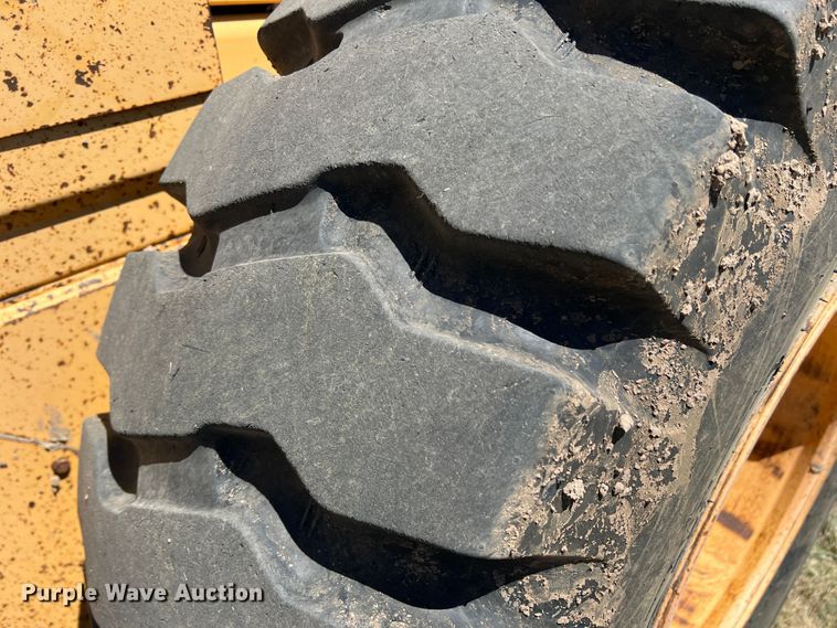 image for item DJ7697 2002 Volvo G720VHP  motor grader