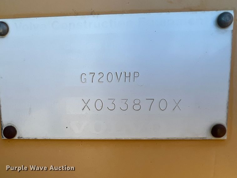 image for item DJ7697 2002 Volvo G720VHP  motor grader