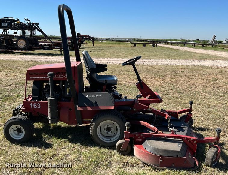 image for item DJ7698 Toro Groundmaster 375-D  lawn mower