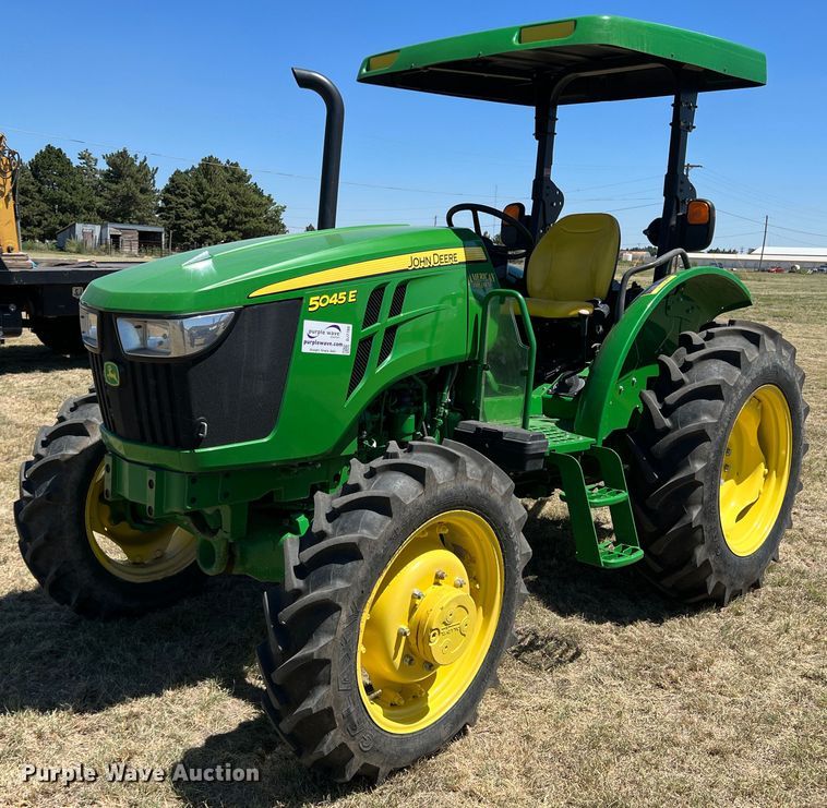 image for item DJ7700 2018 John Deere 5045E  MFWD tractor
