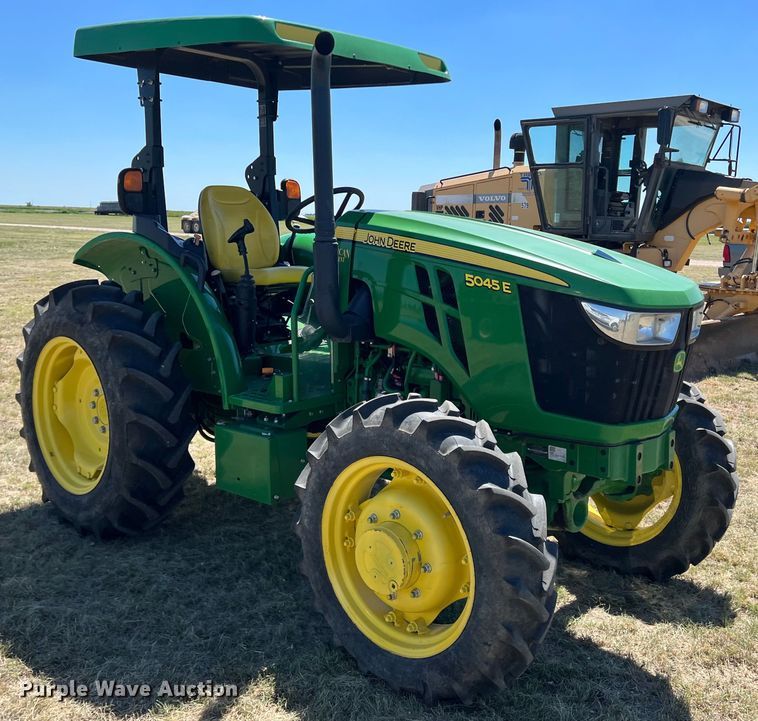 image for item DJ7700 2018 John Deere 5045E  MFWD tractor