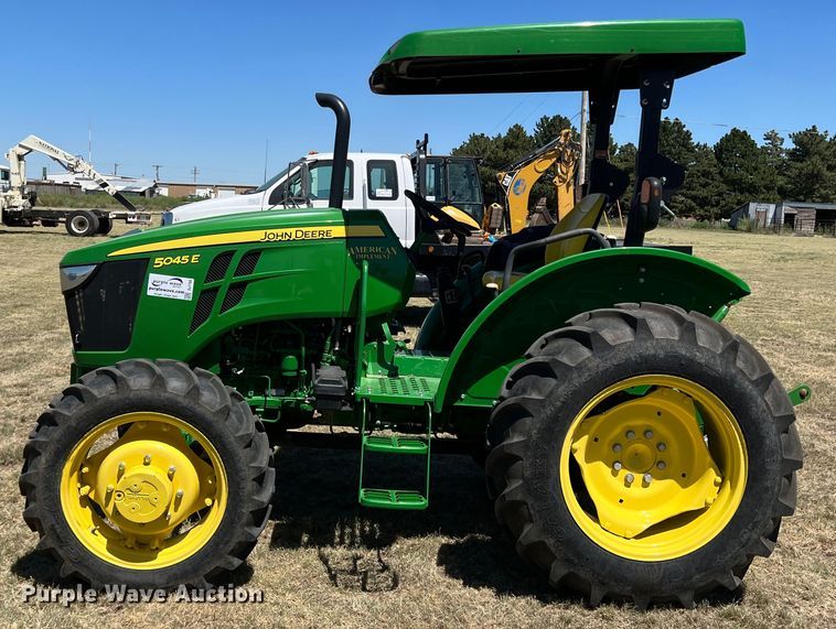 image for item DJ7700 2018 John Deere 5045E  MFWD tractor
