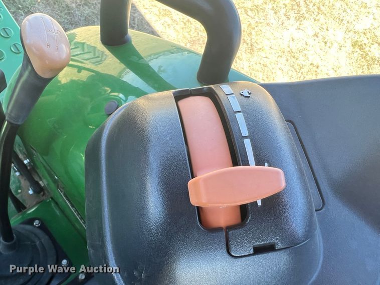 image for item DJ7700 2018 John Deere 5045E  MFWD tractor