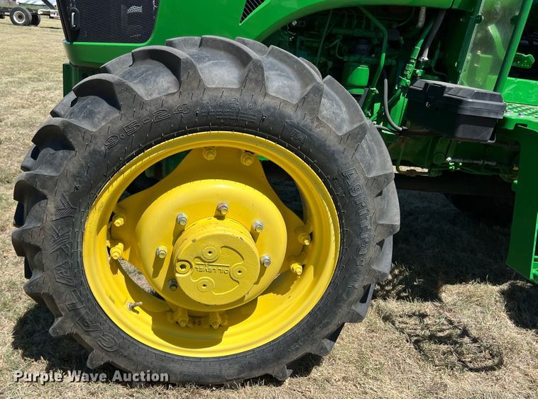 image for item DJ7700 2018 John Deere 5045E  MFWD tractor