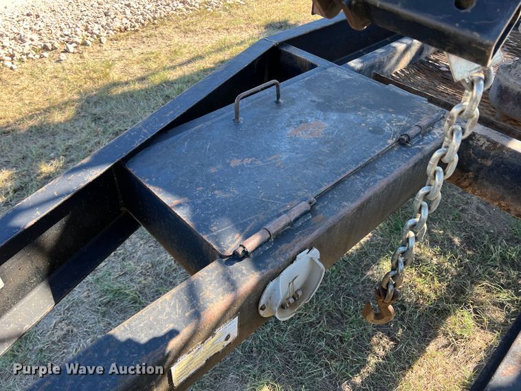 image for item DJ7703 2010 Behnke  sprayer trailer