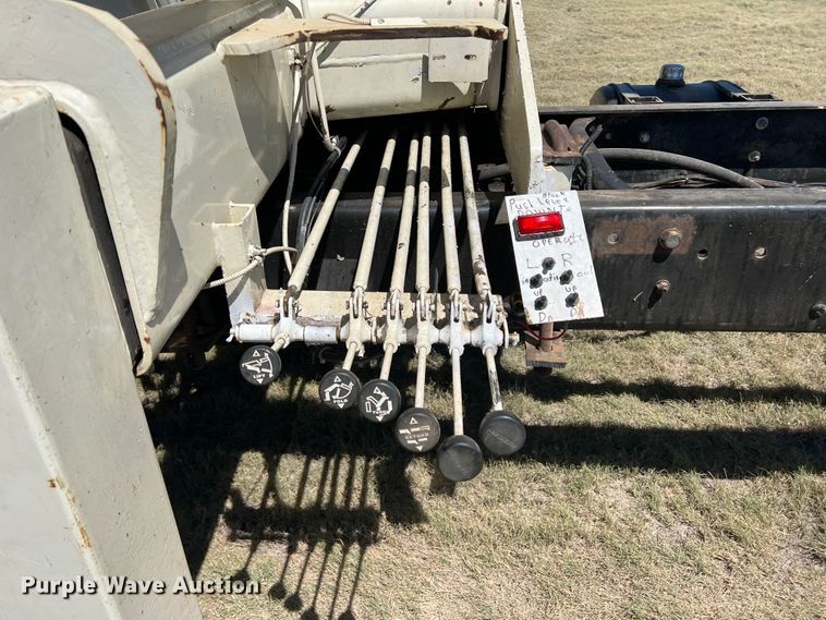 image for item DJ7707 2004 Freightliner FL70  crane truck