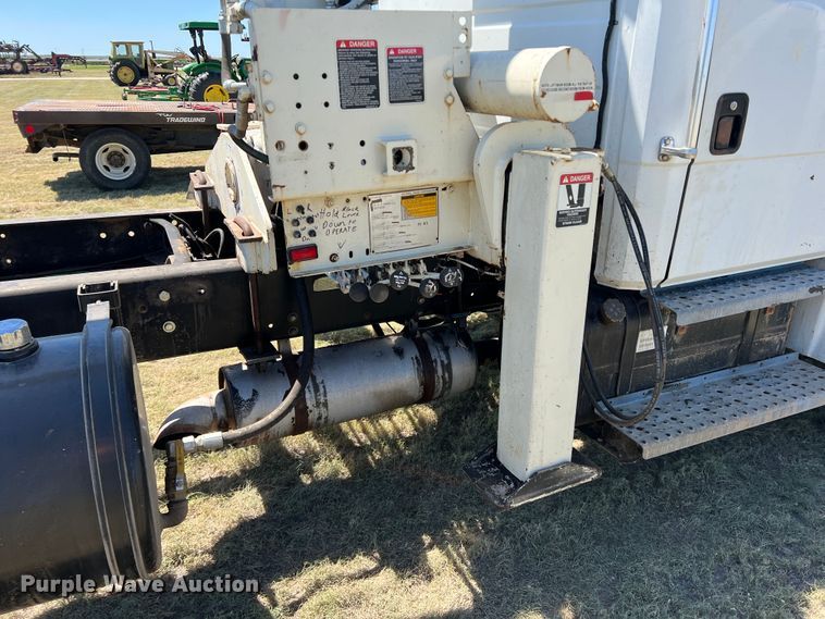 image for item DJ7707 2004 Freightliner FL70  crane truck