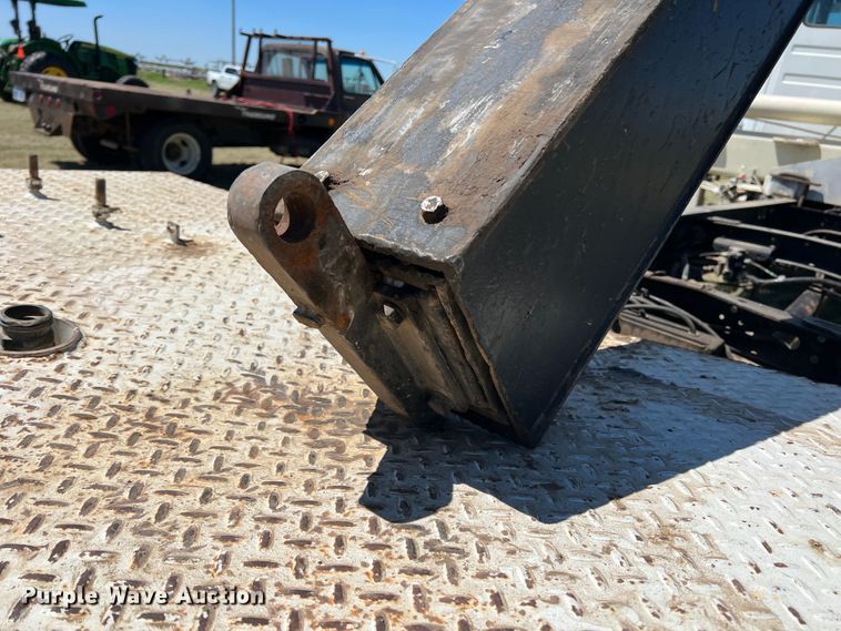 image for item DJ7707 2004 Freightliner FL70  crane truck