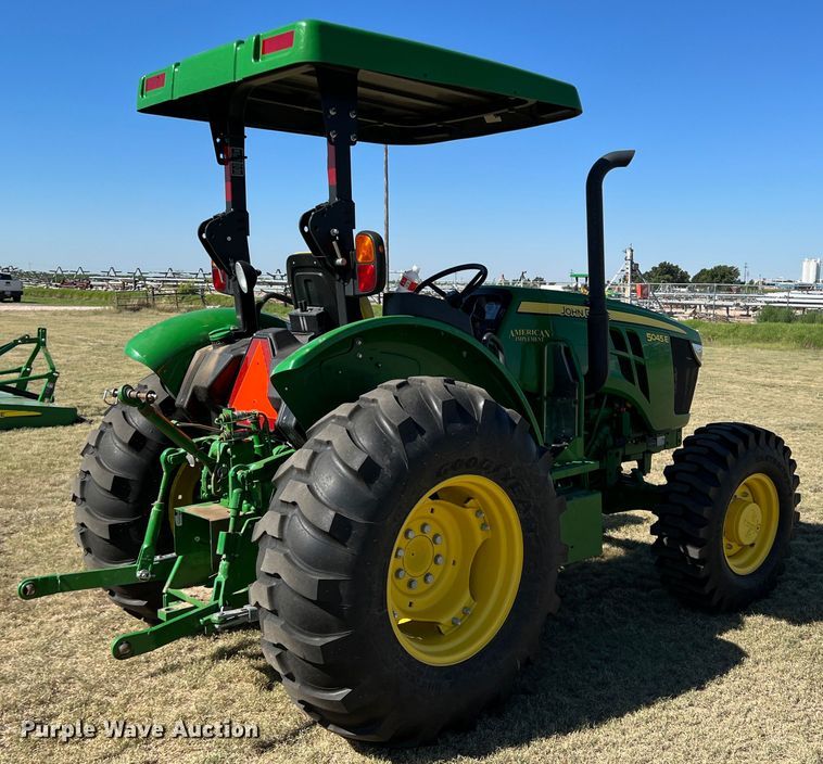 image for item DJ7710 2018 John Deere 5045E  MFWD tractor