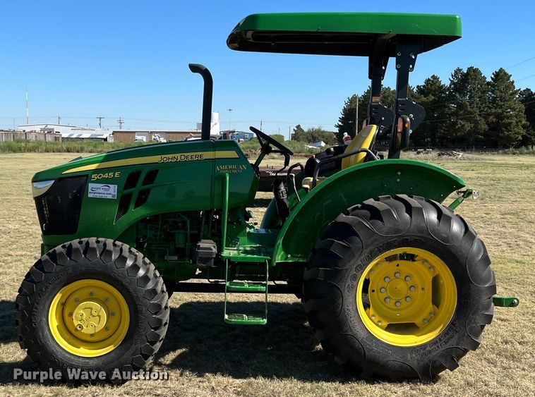 image for item DJ7710 2018 John Deere 5045E  MFWD tractor