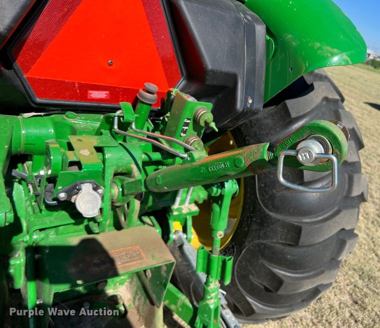 image for item DJ7710 2018 John Deere 5045E  MFWD tractor