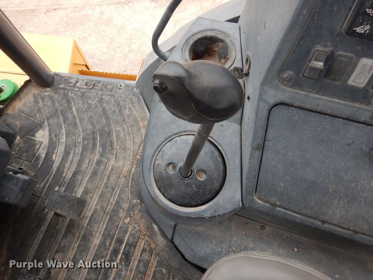 image for item DJ8991 2015 John Deere 310SL  backhoe