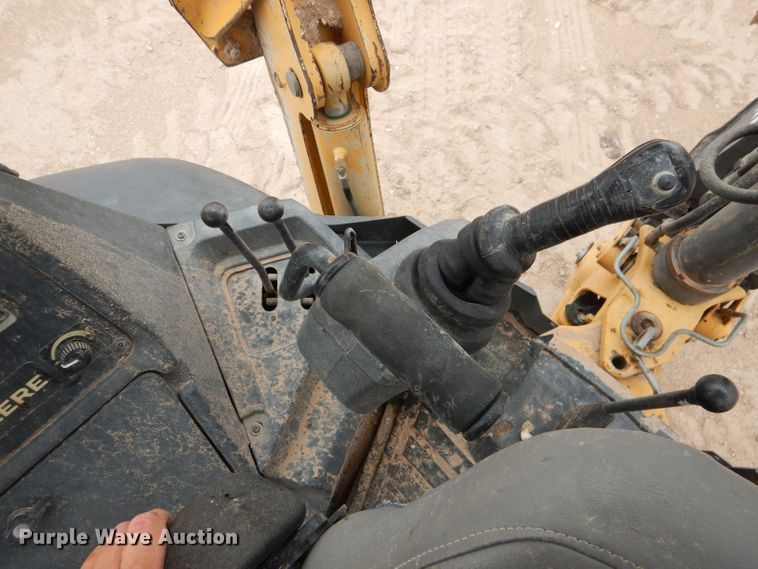 image for item DJ8991 2015 John Deere 310SL  backhoe