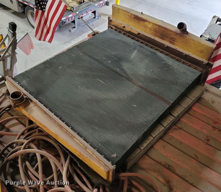 image for item DK2028 Caterpillar  D9H dozer radiator