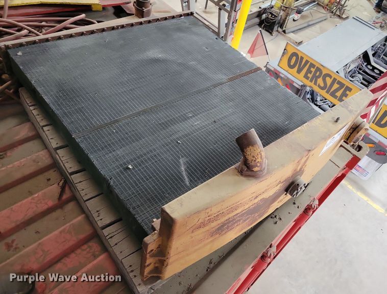 image for item DK2028 Caterpillar  D9H dozer radiator