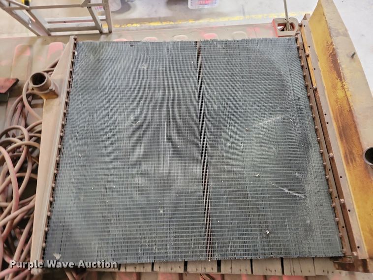image for item DK2028 Caterpillar  D9H dozer radiator