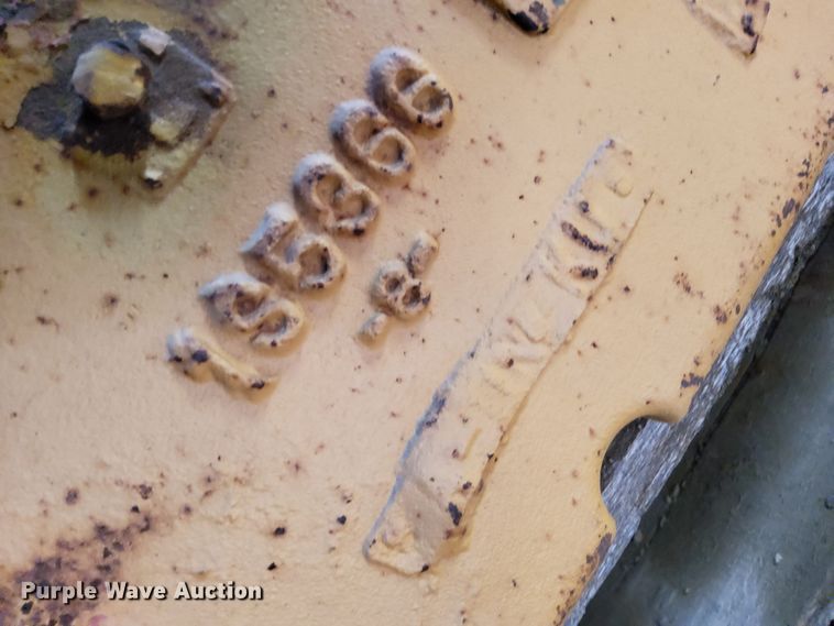 image for item DK2028 Caterpillar  D9H dozer radiator