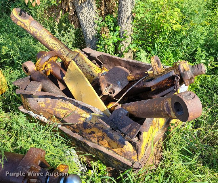 image for item DK2029 Caterpillar D9H  dozer parts