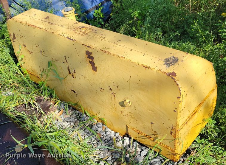 image for item DK2030 Caterpillar D9H  dozer fuel tank