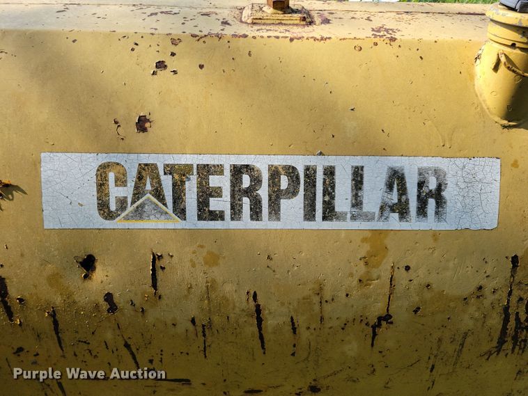 image for item DK2030 Caterpillar D9H  dozer fuel tank