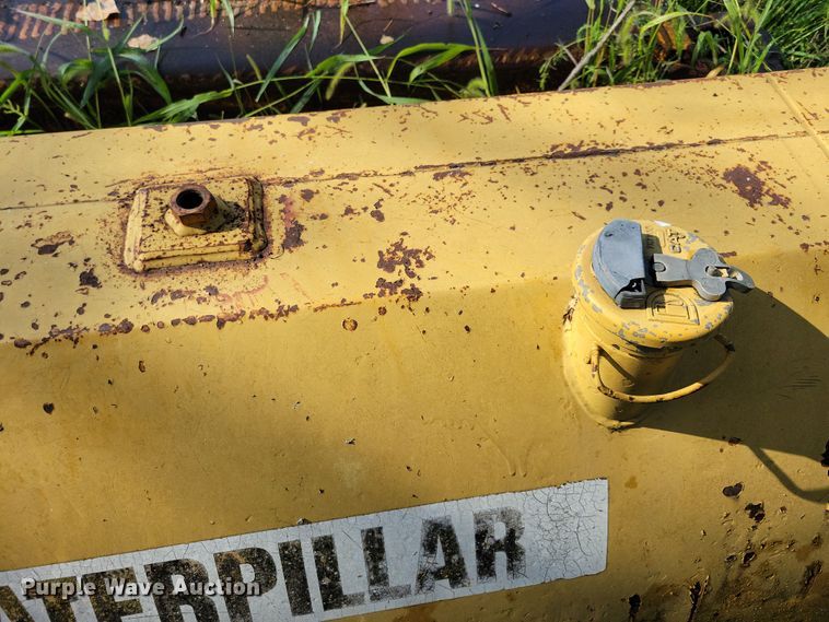 image for item DK2030 Caterpillar D9H  dozer fuel tank