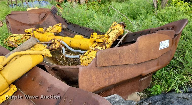 image for item DK2031 Caterpillar D9H  dozer blade
