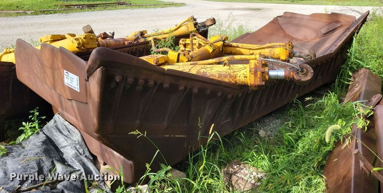 image for item DK2031 Caterpillar D9H  dozer blade