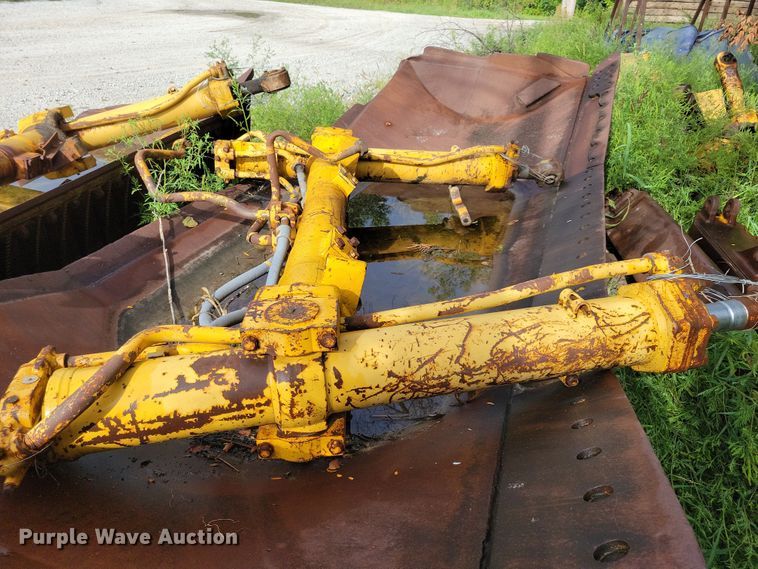 image for item DK2031 Caterpillar D9H  dozer blade