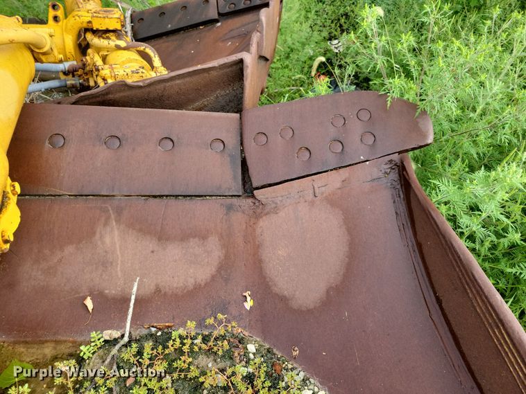 image for item DK2032 Caterpillar D9H  dozer blade