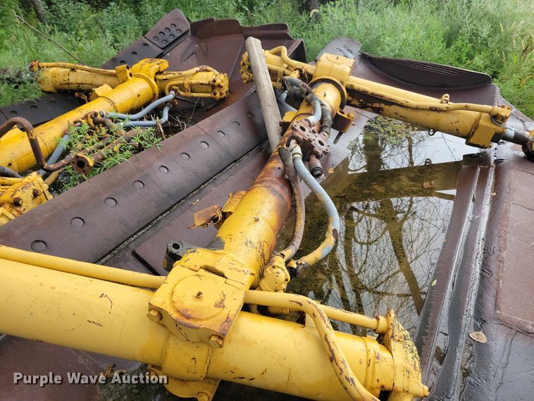 image for item DK2032 Caterpillar D9H  dozer blade