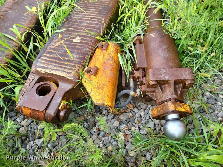 image for item DK2032 Caterpillar D9H  dozer blade