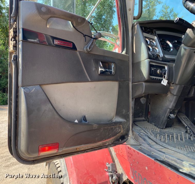 image for item DK6392 2006 Kenworth T800  dump truck