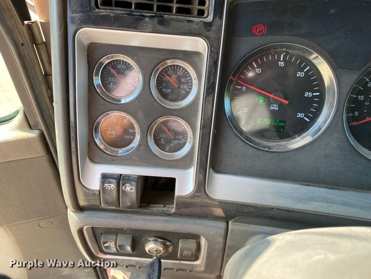 image for item DK6392 2006 Kenworth T800  dump truck