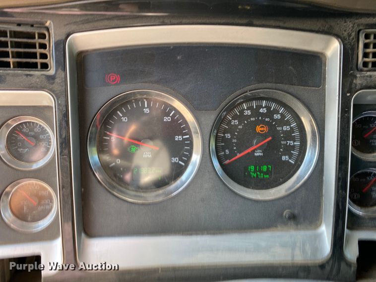 image for item DK6392 2006 Kenworth T800  dump truck