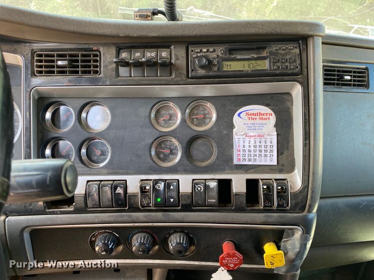 image for item DK6392 2006 Kenworth T800  dump truck