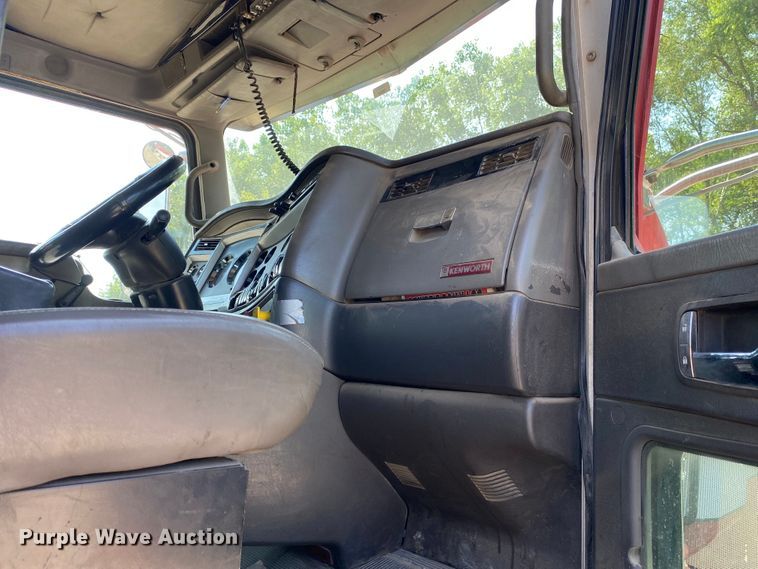 image for item DK6392 2006 Kenworth T800  dump truck