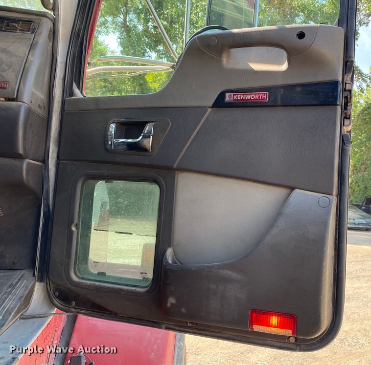 image for item DK6392 2006 Kenworth T800  dump truck