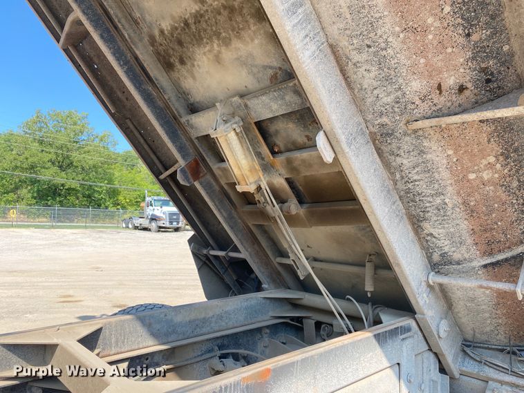 image for item DK6392 2006 Kenworth T800  dump truck