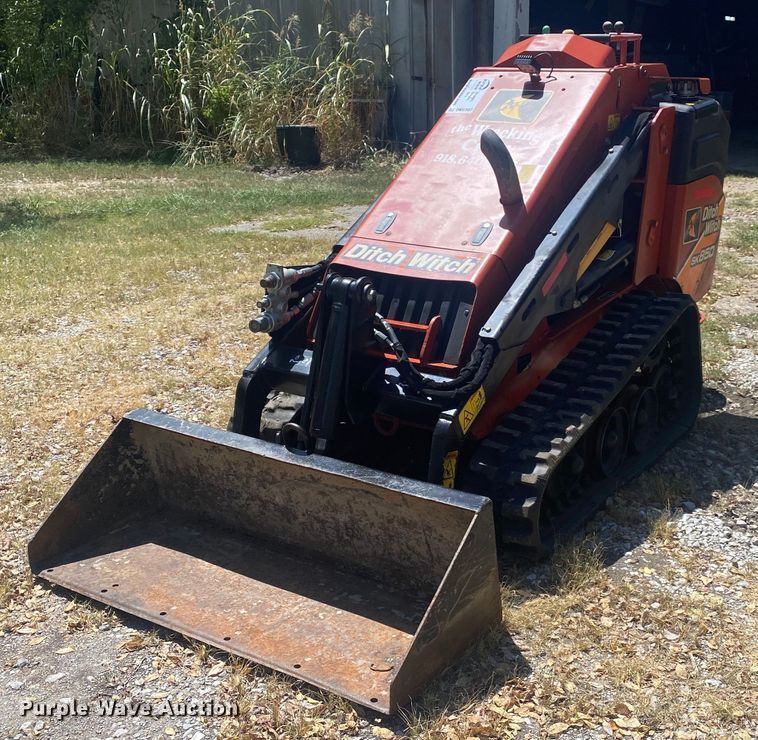 2015 Ditch Witch SK850 compact utility loader in Bixby, OK Item